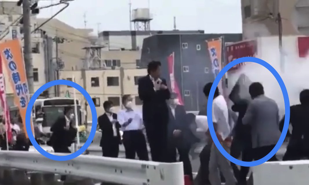 【ああ無能】安倍元首相の警護員、一発目で銃声と気付けず 「タイヤの破裂音かと思った」  [ボラえもん★]