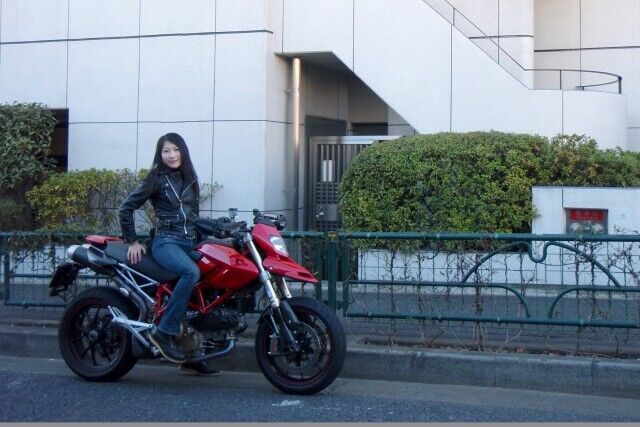 【クラウドファンディング】「ローン組んで自分で買えよw」　27歳OL「バイク購入70万円クラファン」に批判殺到→5日で中止  ★5  [ぐれ★]