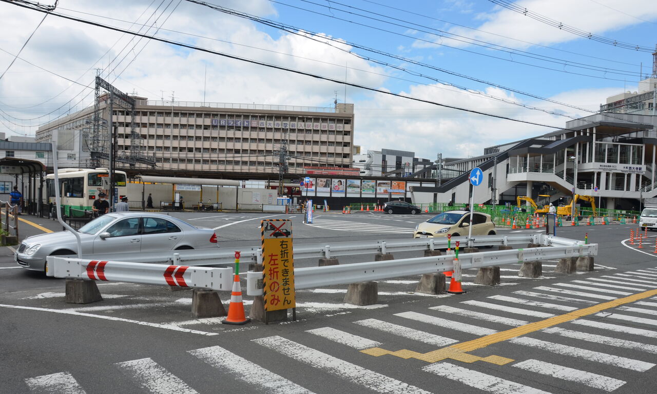 【懲りない奴ら】安倍ちゃん銃撃現場周辺に「慰霊の場」　自民関係者ら設置検討「傑出した人物を失った残念さと悔しさ」「後世に残す責任」  [Stargazer★]