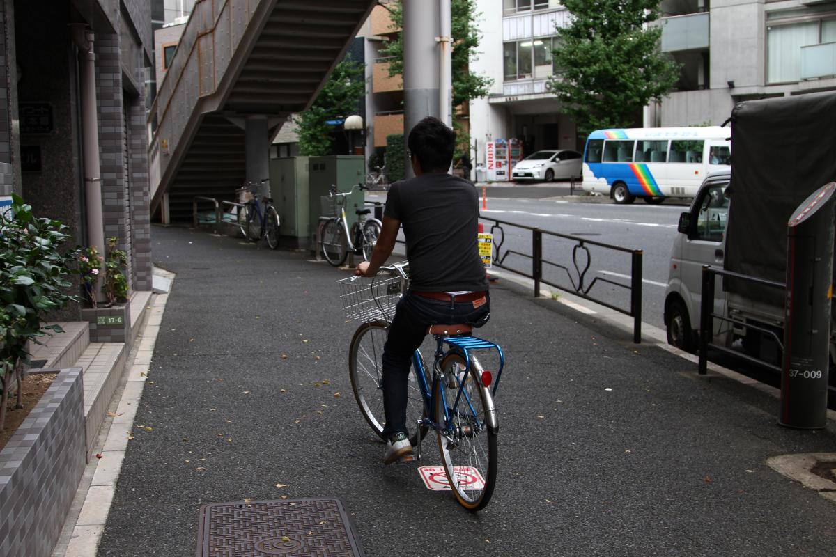 【決定】自転車の歩道通行は反則金6000円「車道脇の自転車レーンは怖い」警察庁に意見が殺到　認められる条件は？ ★2  [ぐれ★]