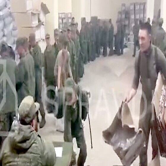 【ヒモじいよ・・・】ロシアに派兵された北朝鮮軍18人、食糧がなくて無断離脱…ロシア軍に捕まる
