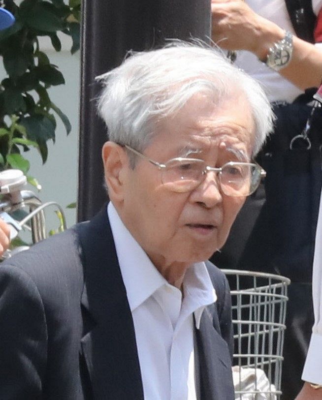 飯塚幸三受刑者、拘置所でトイレに行く際手すりがないため転倒、流血　終いにおむつで対応　過酷な状況に泣き崩れ打ちのめされる家族★2  [Stargazer★]