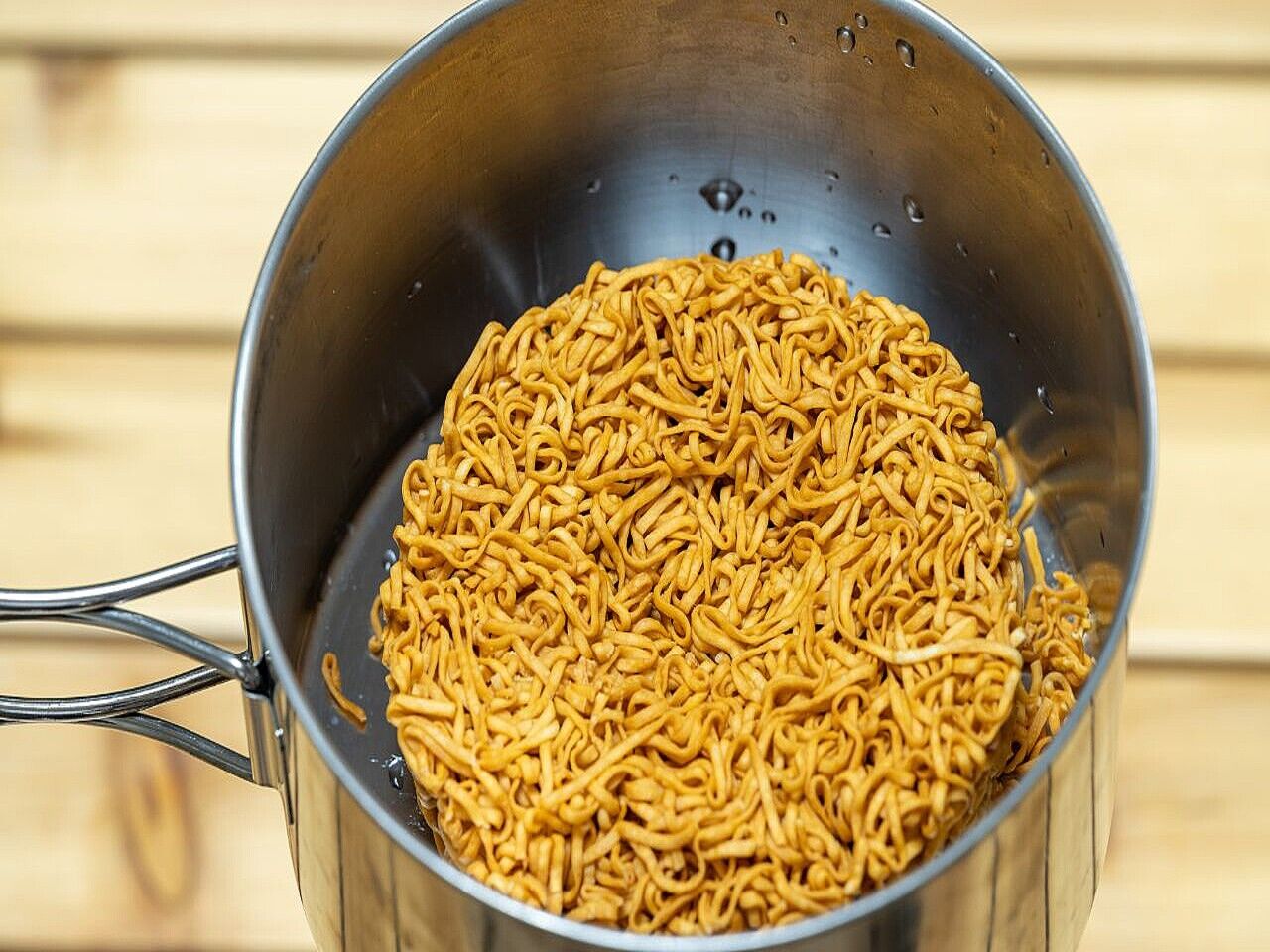 月収15万円・48歳の独身男性「ご馳走はチキンラーメン（具なし）」の絶望感…ロスジェネ世代「良いことなんて一度もなかったよ。」  [ぐれ★]