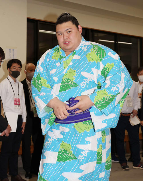【おめでとう】大の里　記録尽くめ4度目の賜杯！戦後最速の横綱昇進確実　13日目V10年ぶり　日本出身貴以来29年ぶり