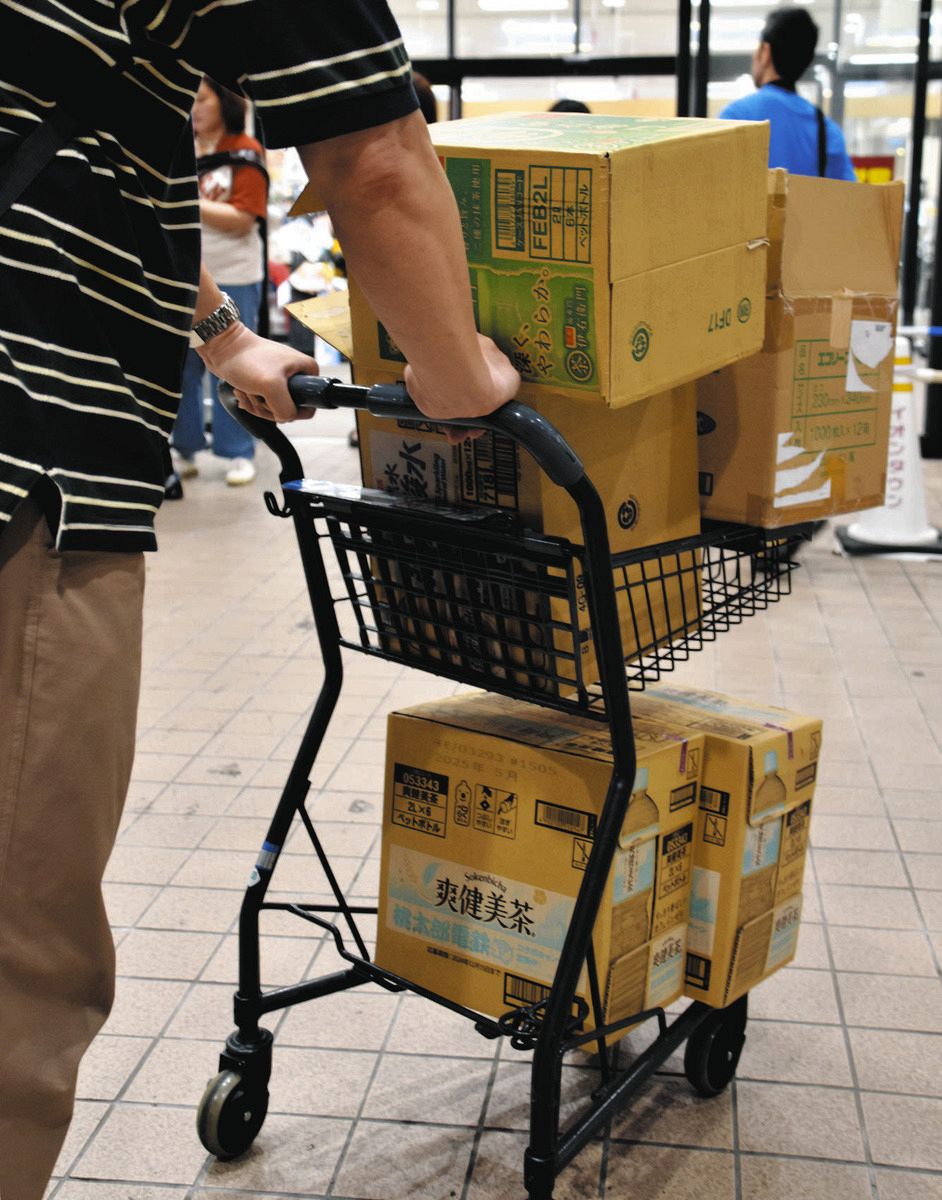 【南海トラウト】水が無い！食料や水を買い求める人多く。カップ麺やパックご飯や缶詰も「奪い合いにならないよう冷静な対応をお願いしたい」★2  [Gecko★]