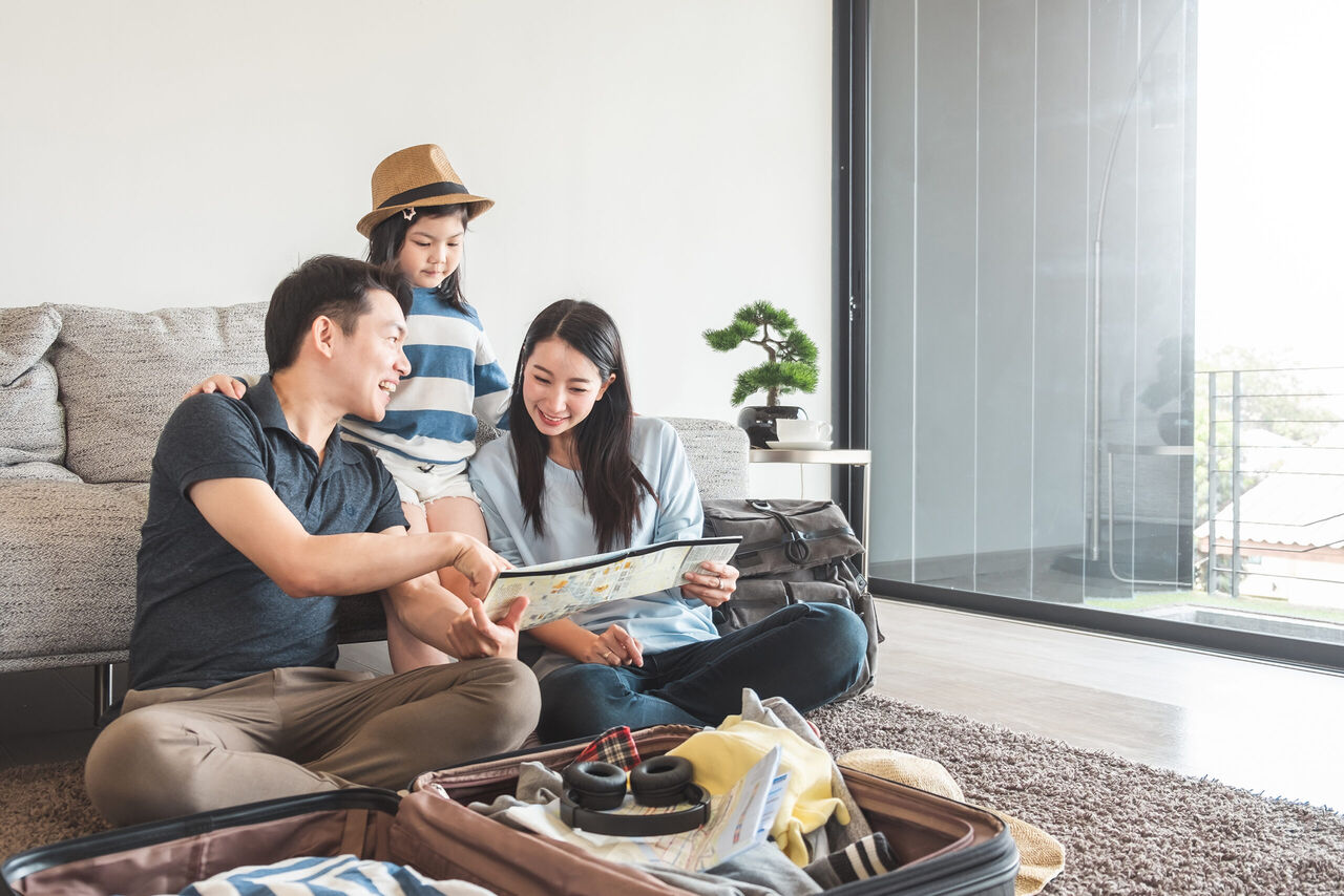 "家族旅行で子どもに学校を休ませる”のはアリ?ナシ?　「誰かに迷惑かけるの?」「学業がおそろかに」賛否論争  [おっさん友の会★]