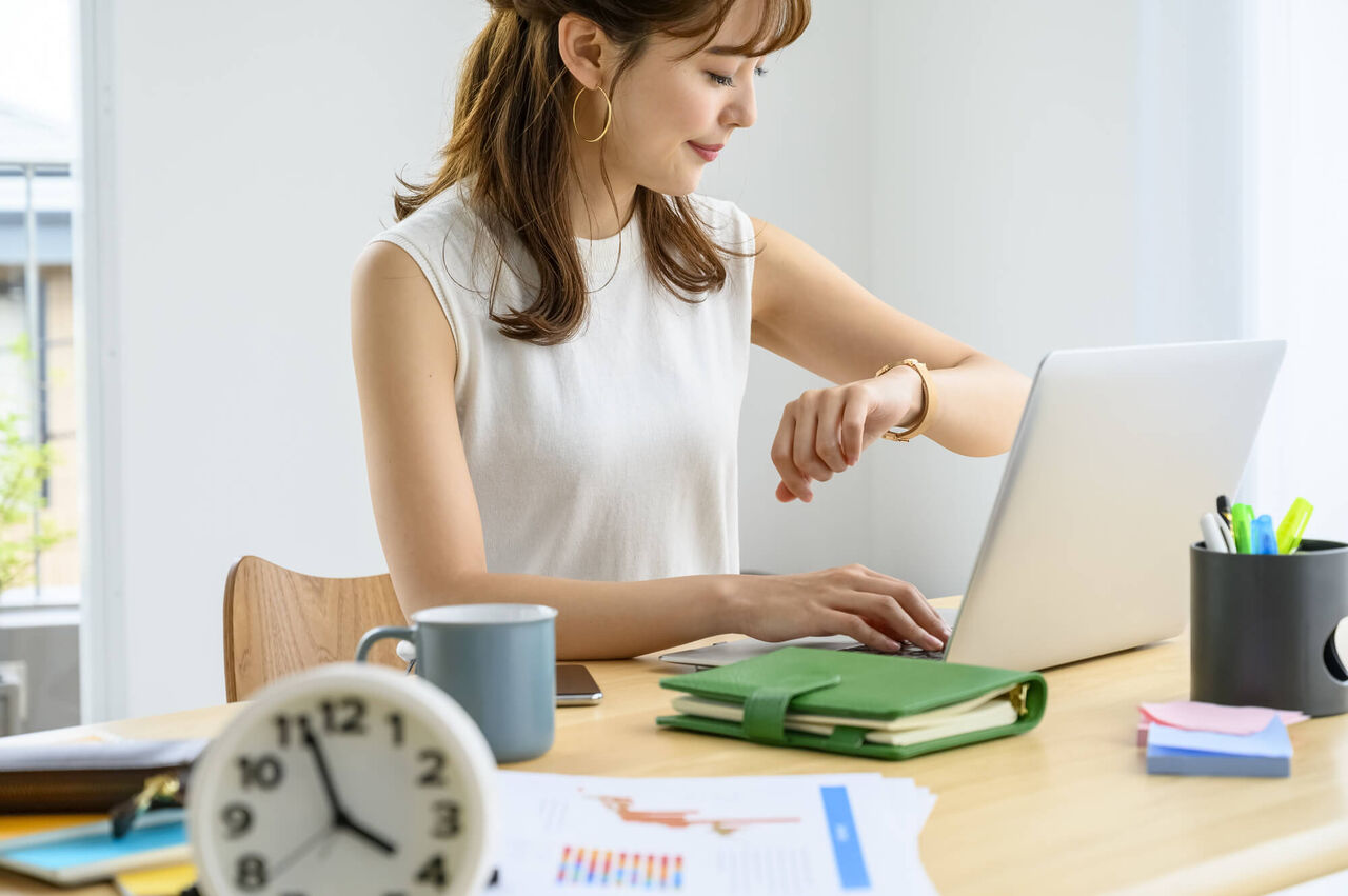 【ダメだこりゃ・・】政府、子育て時短勤務に現金給付検討　財源は雇用保険