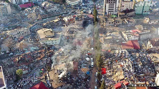 【トルコM7.8地震】トルコとシリアで死者１万５０００人超、エルドアン大統領が被災地訪問  [１ゲットロボ★]