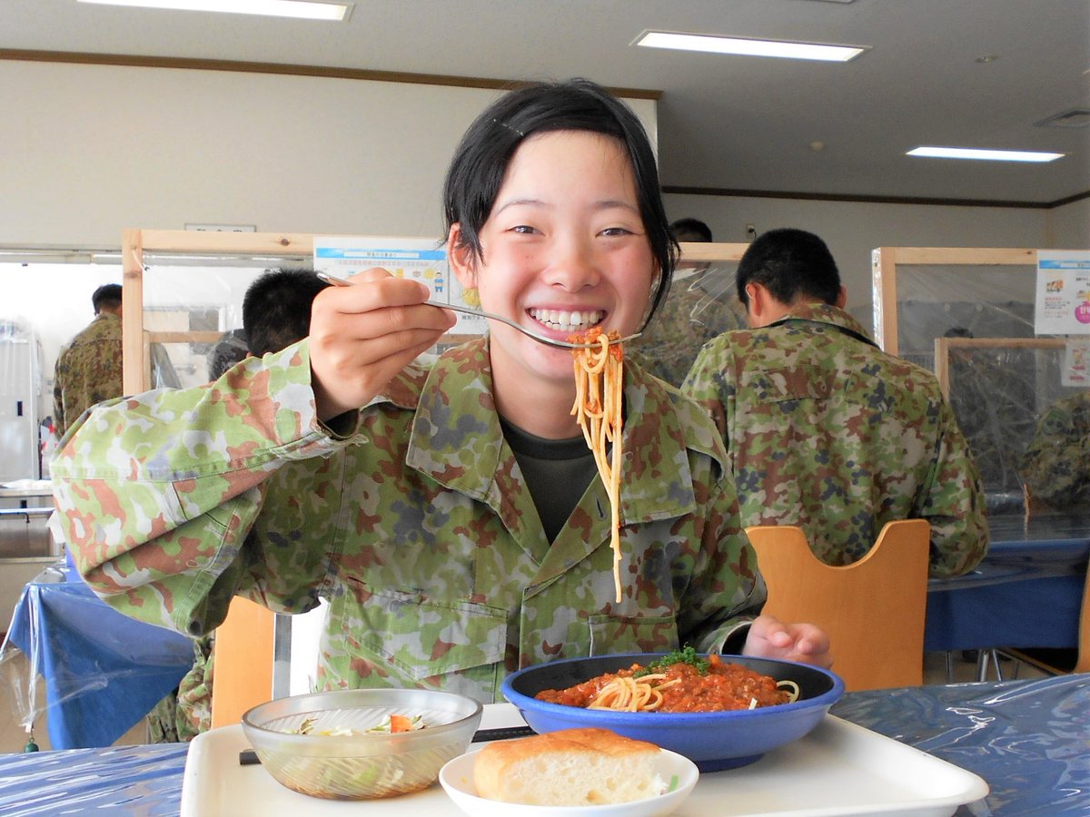 【セコイ！】陸自食堂で100食以上只食いした26歳の自衛官 停職12か月