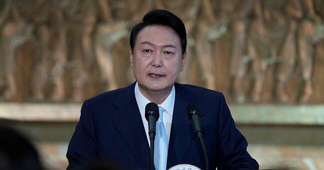 尹大統領が非常戒厳宣布…海外メディア「1980年代以降、民主主義国家とされてきた韓国に大きな衝撃」[12/4]  [ばーど★]
