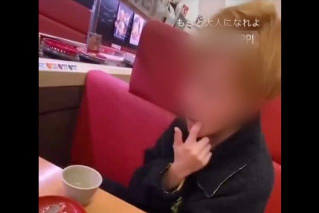 スシロー“ペロペロ少年”は不処分の可能性も　少年の母が取材に語った「ネット社会への恐怖」  [Hitzeschleier★]