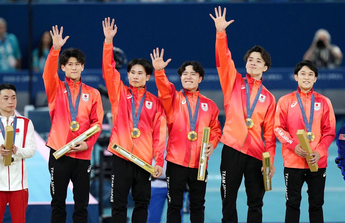 【凄い！】パリ五輪、体操ニッポン２大会ぶりの金！前半3種目で5位　最終種目・鉄棒で奇跡の大逆転！！中国がミス連発
