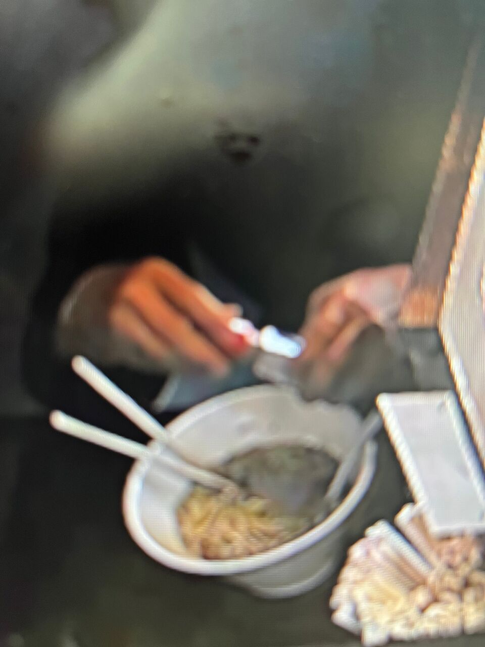 【今度はラーメン屋が標的か】卓上コショウをラーメンに丸ごと投入　モラルなき迷惑客に中華そば店苦渋の決断　「性善説でやるのは難しい」過去に爪楊枝ぶちまけ被害  [ぐれ★]