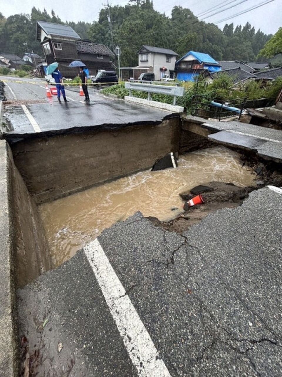 【雨被害】石川・輪島「家が潰れた」「人が川に流された」　通報相次ぐ 　