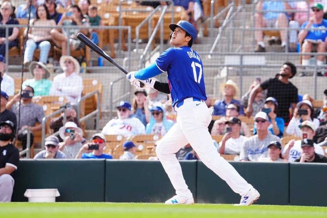 【オタニさ―ん】新天地デビュ戦で2Rホームラン！　第3打席で左翼席へ188日ぶりアーチ　ファン総立ち