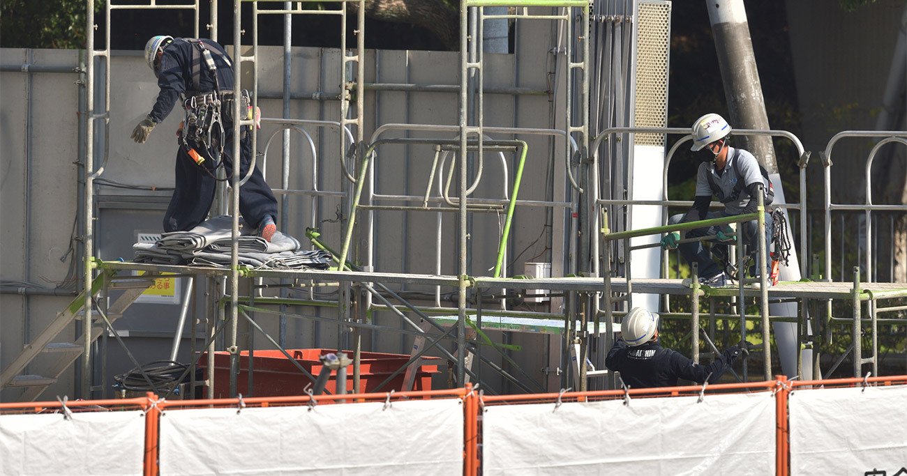 【キチだな】工事現場の足場で、ベトナム人作業員の”額に飛び蹴り”転落させたか　男を殺人未遂容疑で逮捕　