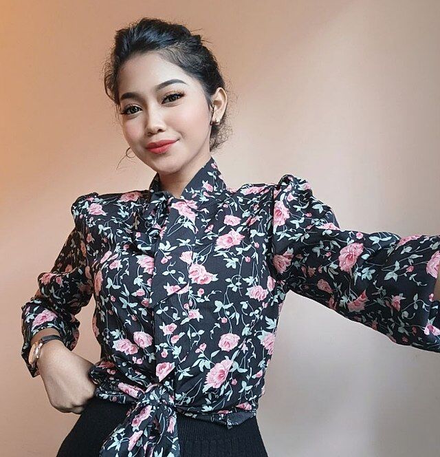 『Nur Amira Syahira』54