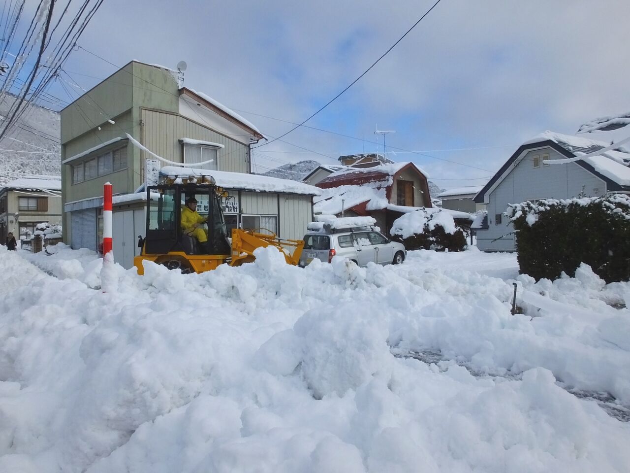 【相変わらずだな。】古市憲寿氏、豪雪地帯での大雪被害に「大雪が降るような地帯にいつまで住むのかをある種、突きつけられている」 ★2  [ギズモ★]