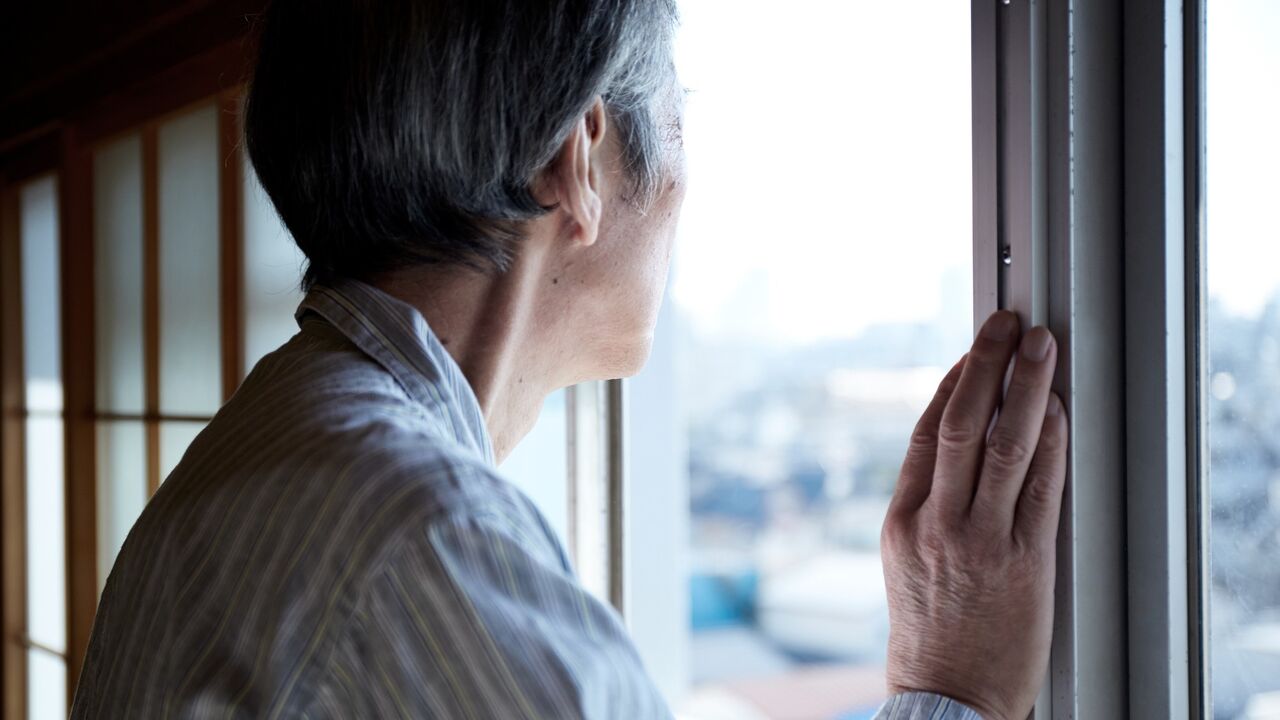 【生涯未婚率：男性28.3％】70代シングル・年金月14万円より悲惨…就職氷河期世代「非モテ」からの貧困老人　直線ルート  [ぐれ★]
