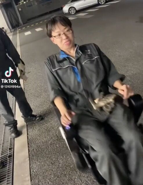 【クズ！】従業員が車椅子に乗り障害者のまねする動画に批判　広島マツダが謝罪  [ぐれ★]