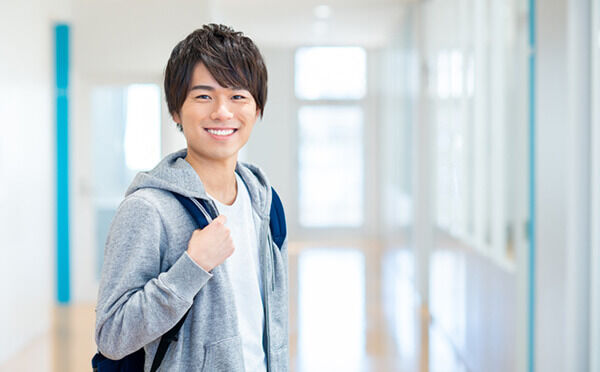 【そこじゃないと思う】少子化対策1位は「学費無償化」　読者5000人の声(日経)