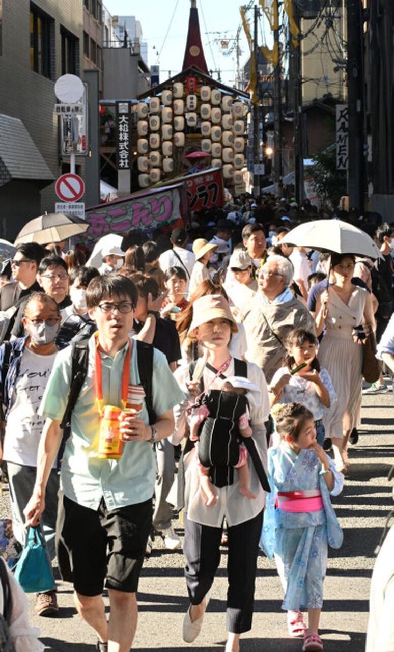 祇園祭の京都　36.4℃を記録する猛暑日に　見物客6人含む計11人を熱中症の疑いで救急搬送　京都市消防局  [首都圏の虎★]