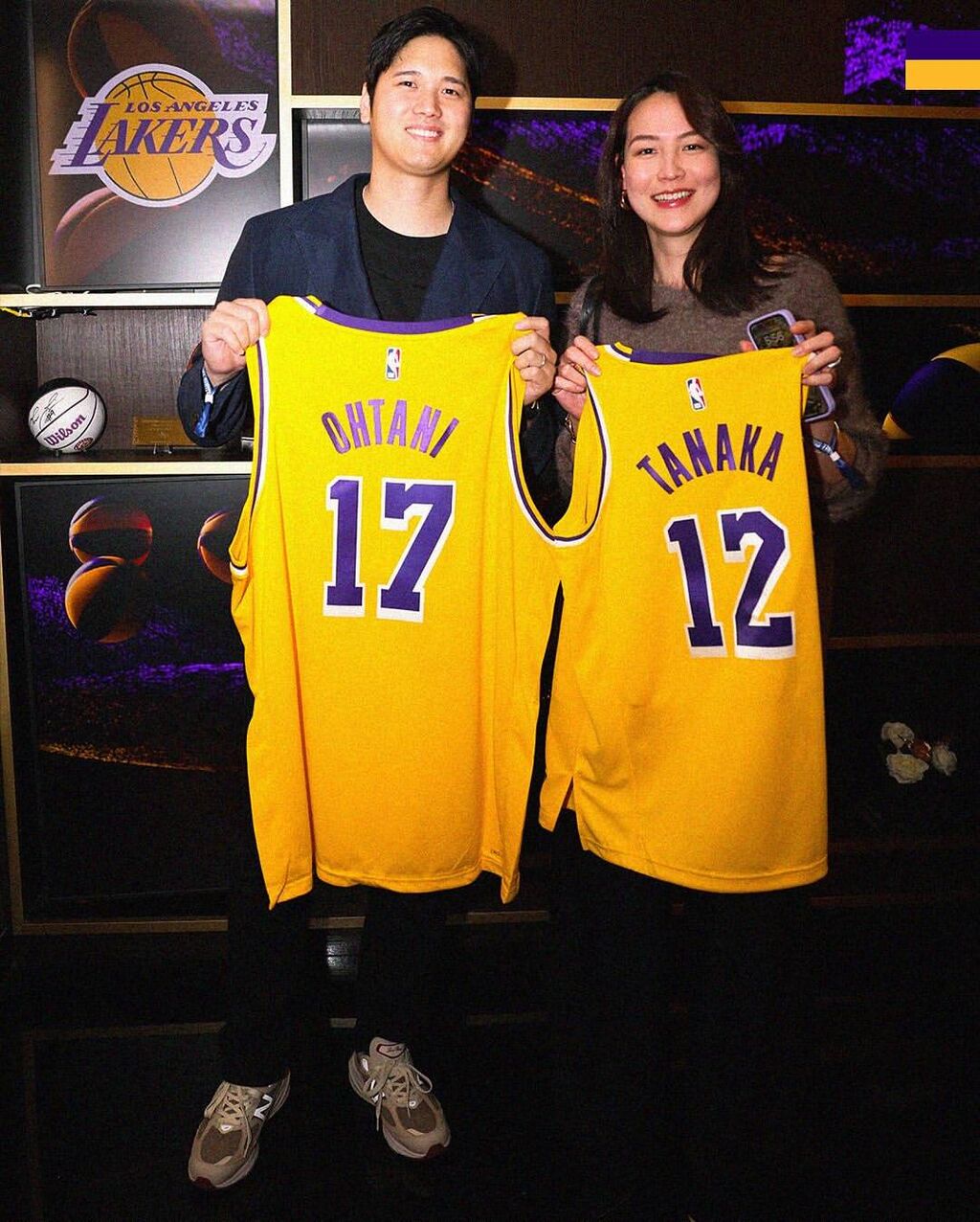 大谷妻・真美子さんNBA観戦で〝8000円コーデ〟着こなしデート姿に好感の声「飾らない美しさ」