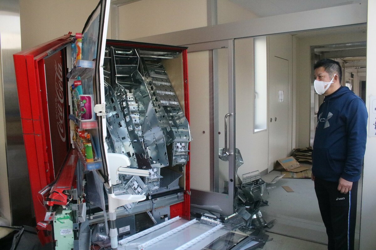 自販機破「避難者の飲料水確保するため」、穴水　能登半島地震  ★5  [ばーど★]