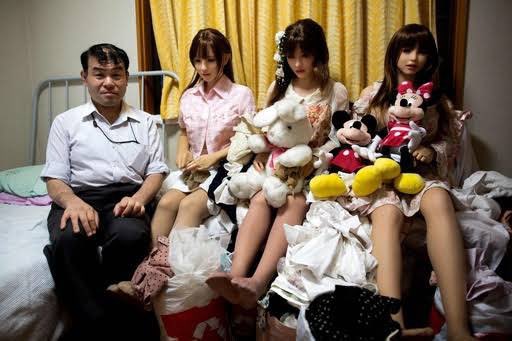 【ワンじゃなく人形かlぃw】倉庫に侵入し“ラブドール”など盗んだか　32歳の男逮捕　「ラブドールが好きで、好みの顔のものを盗んだ」　瑞穂町  [ぐれ★]