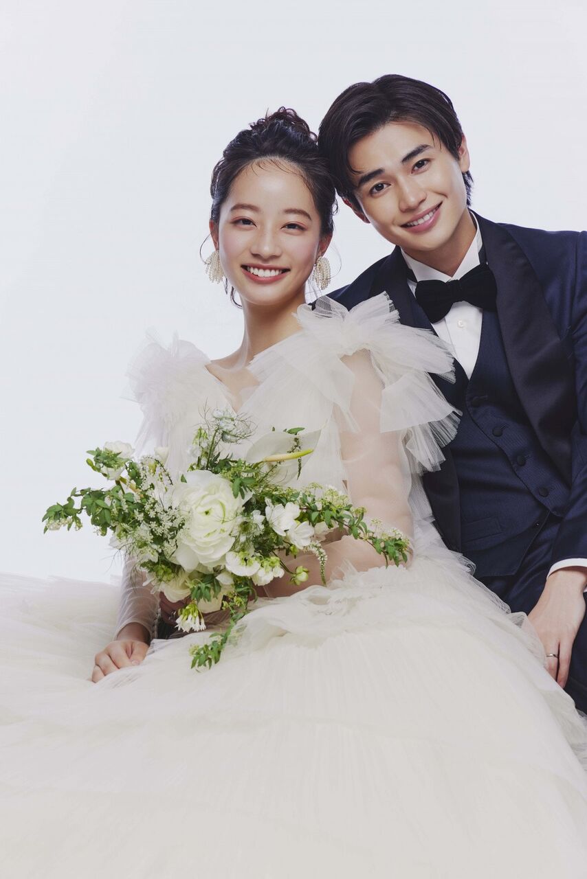 『ゼクシィ』CMガールに“結婚できない”17歳モデルが起用され批判の声が続々、過去には15歳の広瀬すずを起用  [Ailuropoda melanoleuca★]