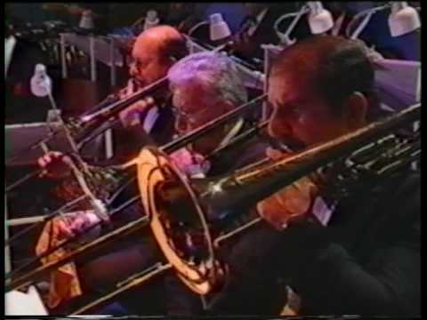 『レイ・コニフ』