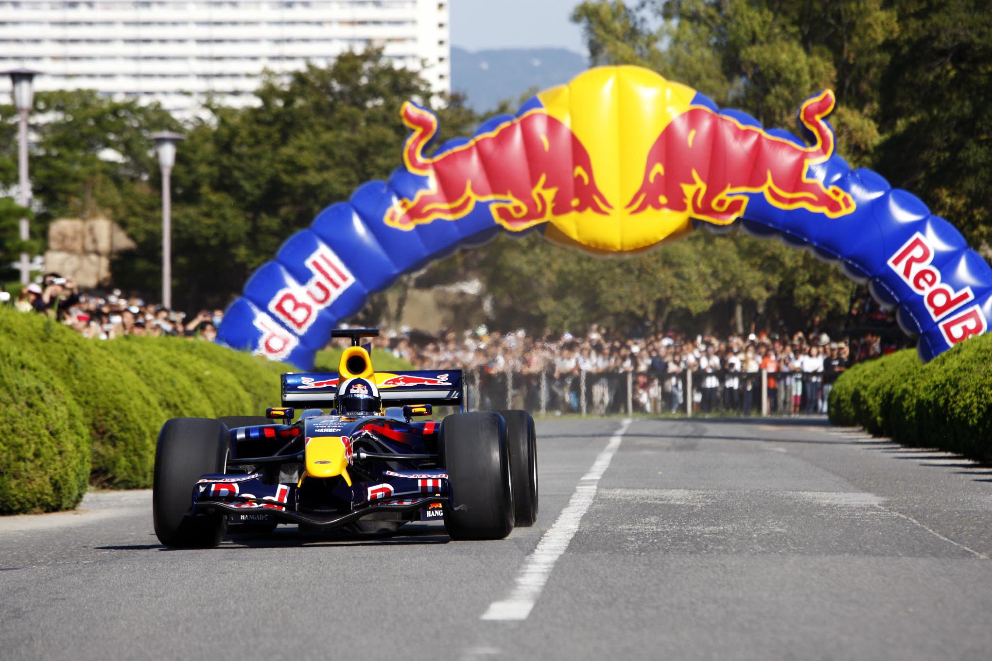 Red Bull Racing Showrun In Osaka 大阪 株式会社ポイントラグ Log