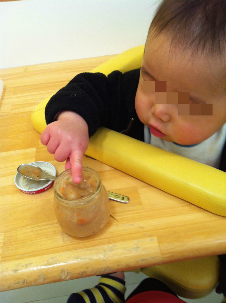 赤ちゃん本舗の歯磨きコーナー 姉さん女房と息子と僕