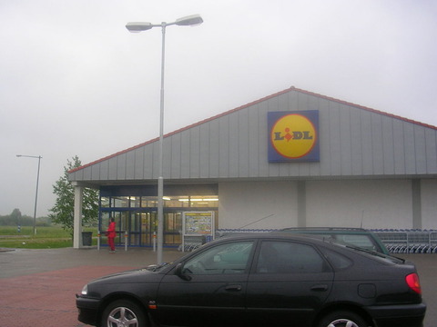1024px-Lidl_in_Lomma,_exterior