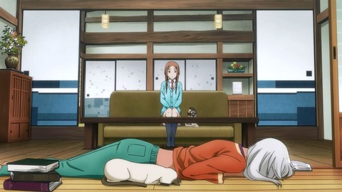 flying-witch-09-24-akane-and-nao