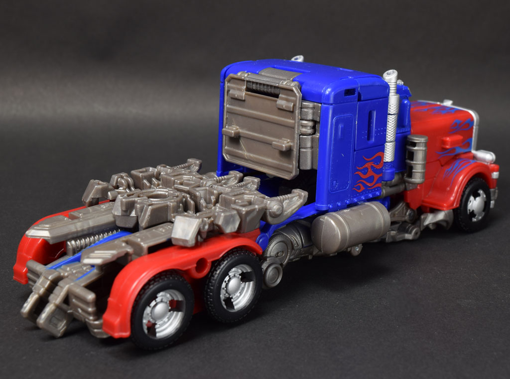 TFスタジオシリーズ SS-32 オプティマスプライム（海外版） : from