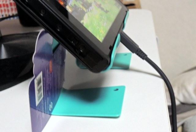 Nintendo Switchのテーブルモードで充電しながらプレイする 100円ショップのスマホスタンド 2を使いました 家庭用ゲームのプレイ日記のようなblog