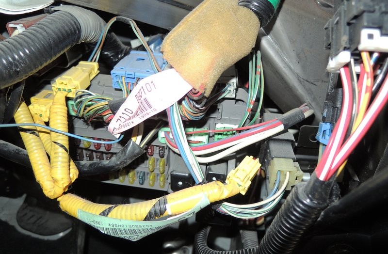 車のsrsランプが点灯 ディーラーなど車屋さんに持っていくのが確実だけど自分で出来るsrsランプの消し方 何でも雑記板 新