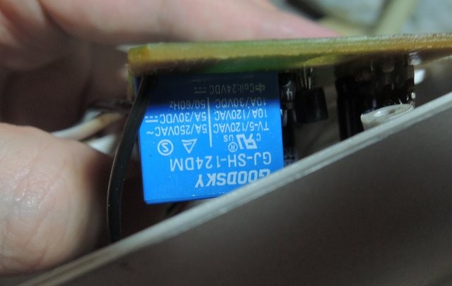 センサーライトが点灯しない リレーのカチッという音はするけど点かない 故障 何でも雑記板 新