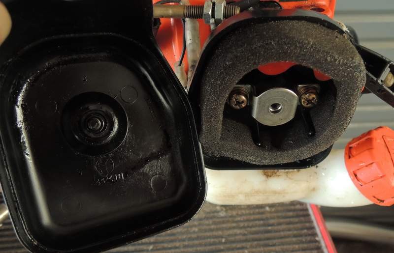 共立 刈払機 Sre2101 のキャブから燃料が漏れる オーバーフロー 症状が出たのでキャブレターを分解清掃してみた 何でも雑記板 新