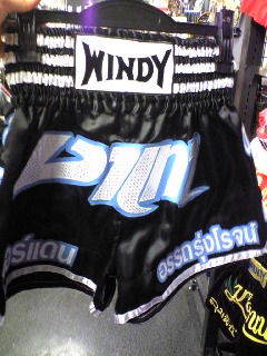WINDY　キックパンツ　K1　サイン入り imgrc0089304377.jpg