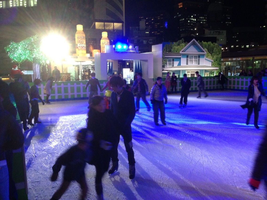 期間限定 赤坂サカスの White Sacas でスケートが今週末から一週間無料 犯人はヤス