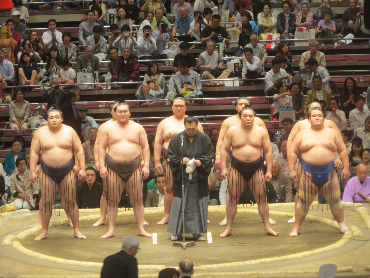 春日山部屋の応援に国技館へ行く 14夏場所編 Blue Is The Colour Football Is The Game 春日山部屋の応援に国技館へ行く 14夏場所編 Blue Is The Colour Football Is The Game