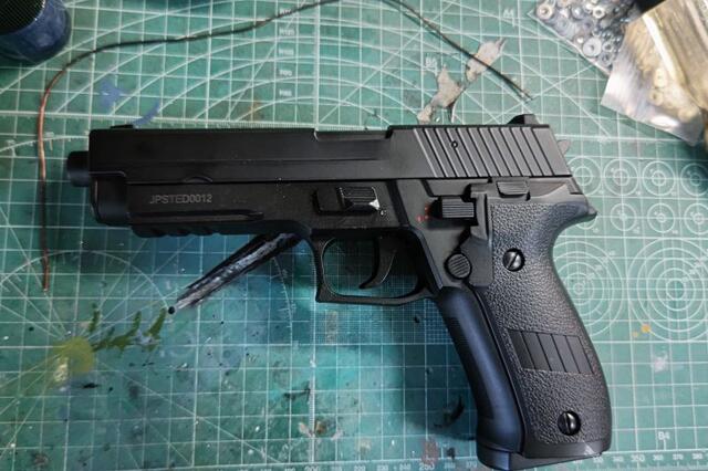 CYMA製 sig P226 電動ハンドガン Amazon.co.jp: CYMA P226 MOSFET 電動ハンドガン TAN : ホビー