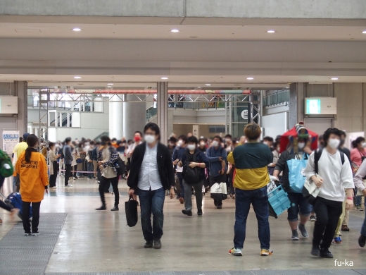 開場
