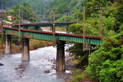 川を渡らない鉄橋 Jr飯田線 s字鉄橋 通称渡らずの鉄橋 フーちゃんのカメラウオッチング 川を渡らない鉄橋 Jr飯田線 s字鉄橋 通称渡らずの鉄橋 フーちゃんのカメラウオッチング