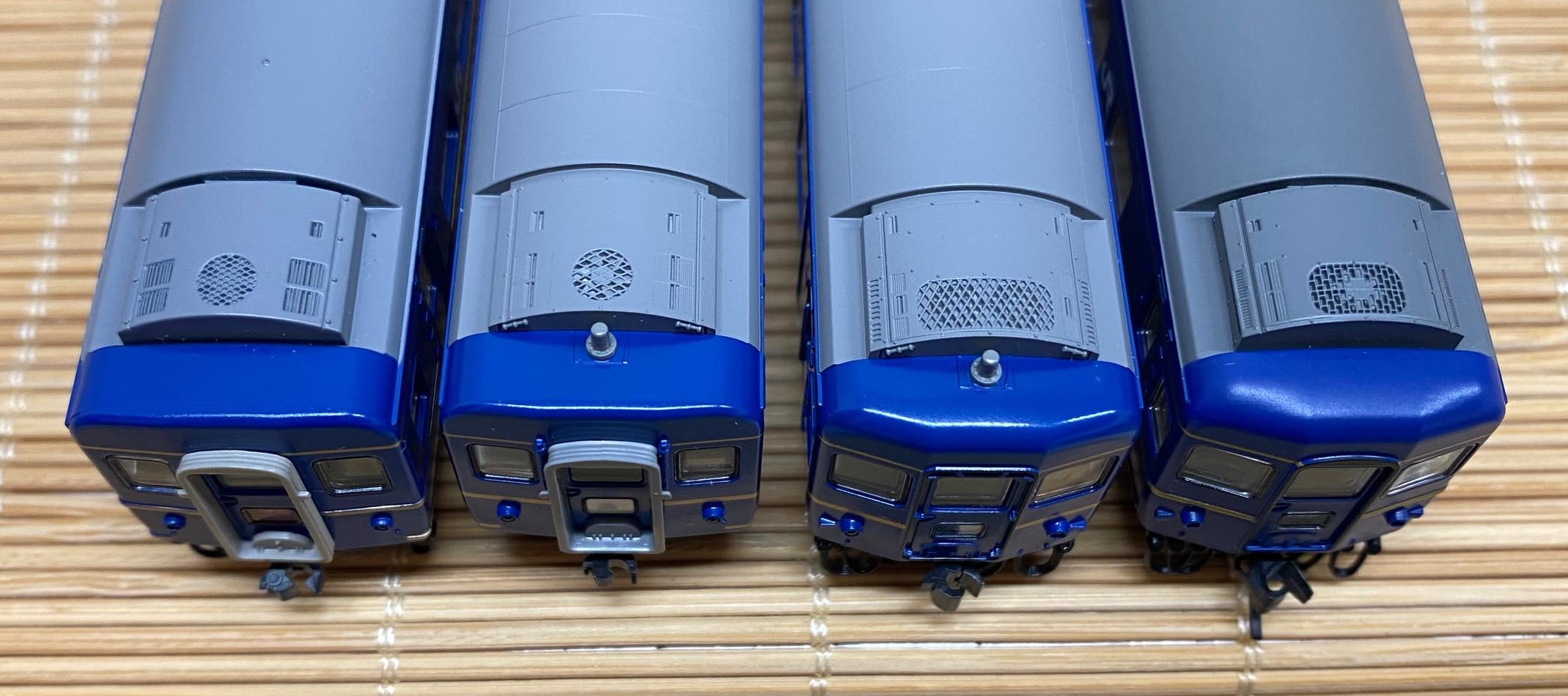 TOMIX KATO 24系 14系　北斗星など　7両セット 24系 北斗星 比較（TOMIX旧製品、KATO最新版) : 鉄道情景草案