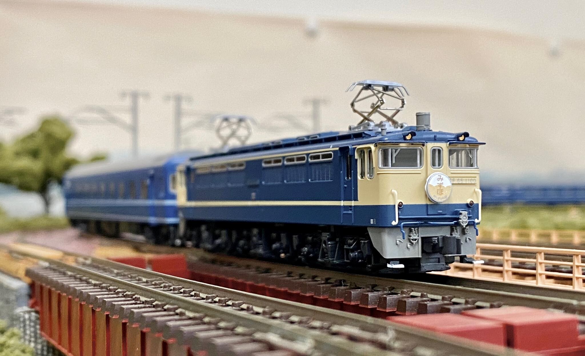 KATOとTOMIXのEF65-1000を比較する : 鉄道情景草案