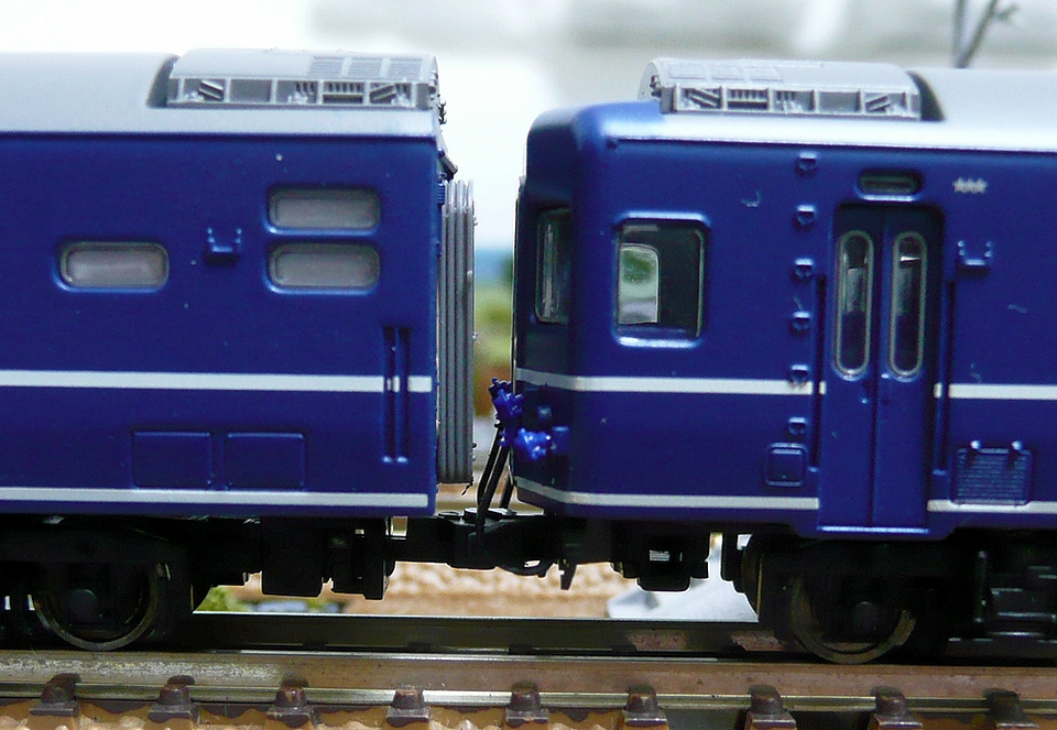 マイクロエース24系にジャンパ栓を取り付け : 鉄道情景草案