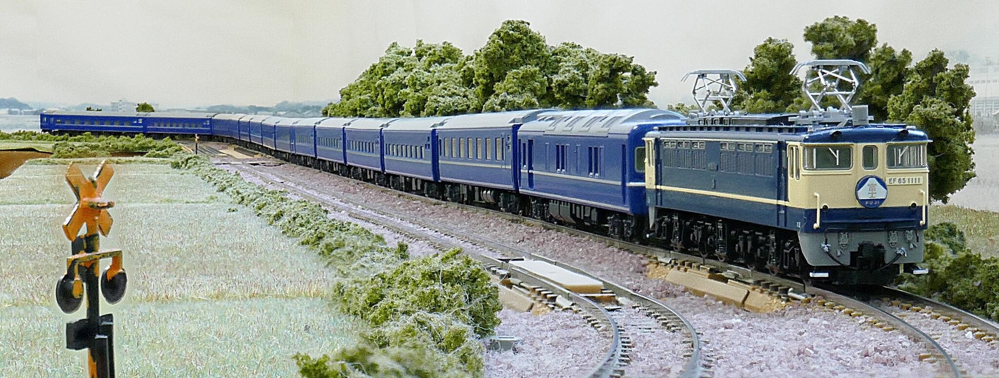 KATOとTOMIXのEF65-1000を比較する : 鉄道情景草案